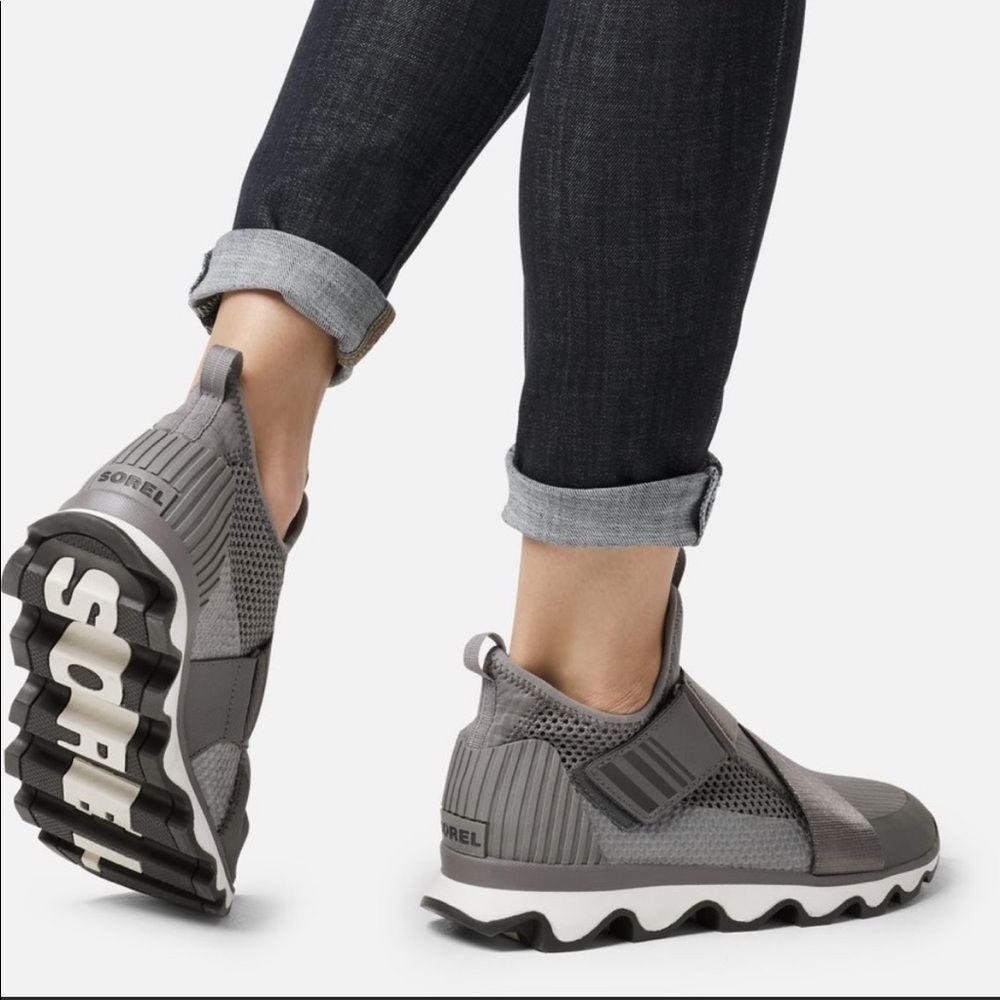 Sorel kinetic sneak metallic sneakers